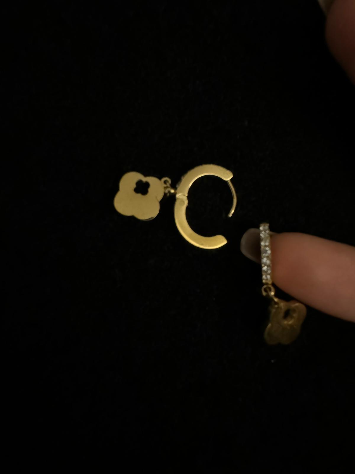 BOUCLES D'OREILLES G